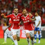 Cruzeiro sofre com expulsão polêmica e é goleado pelo Inter no Brasileirão
