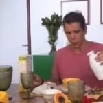 Ator Marcio Garcia ganha dobrado para elogiar e criticar leite
