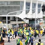 Apoiadores de Bolsonaro atacam Planalto, Congresso e STF, em Brasília