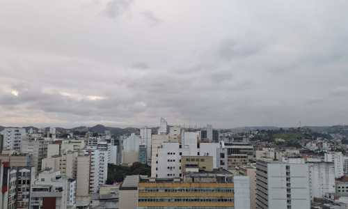 Inverno tempo nublado Juiz de Fora foto Roberta Oliveira Itatiaia.jpg