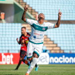 Ipatinga vence Pouso Alegre pelo Campeonato Mineiro em jogo com três expulsões