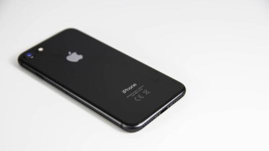iPhone 8 é um dos modelos que deixa de ser atualizado pela Apple com a chegada do iOS 17