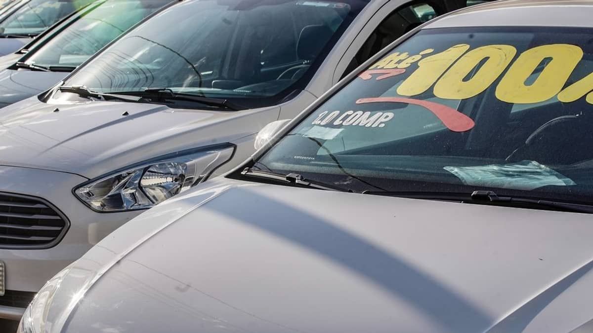 Deputados de Minas aprovam redução de IPVA a locadoras que revendem carros