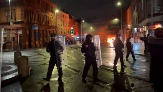 Irlandeses protestam nas ruas de Dublin