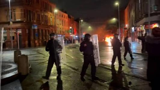 Irlandeses protestam nas ruas de Dublin
