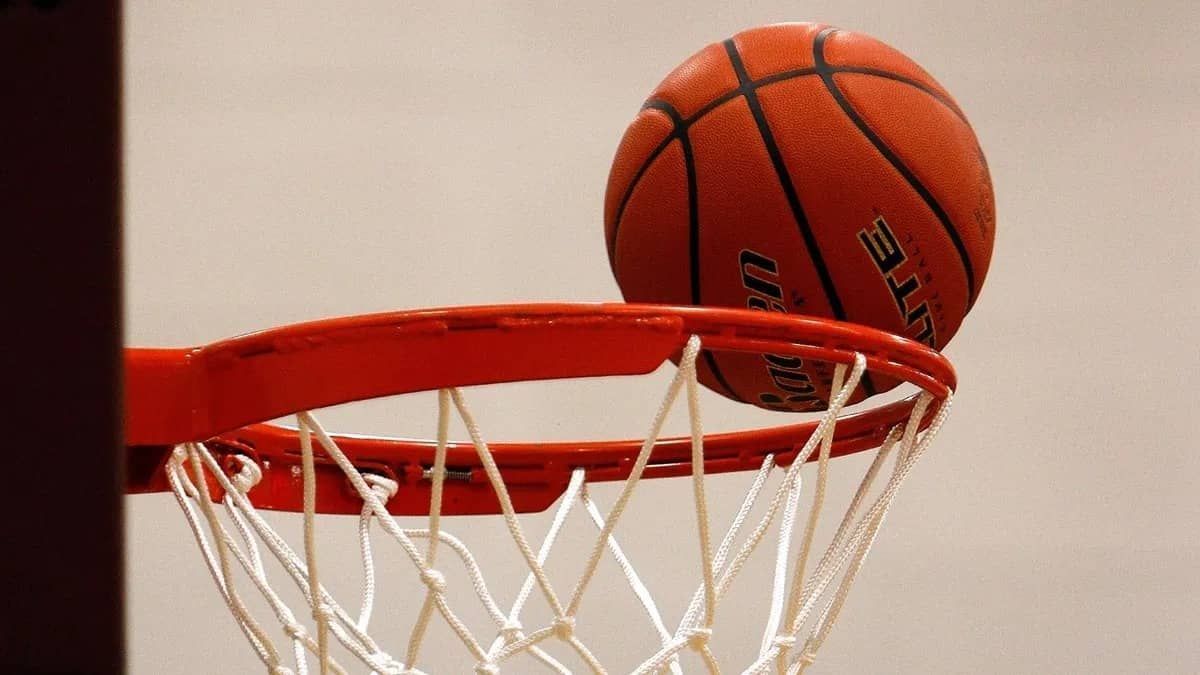 Irmã de estrela da NBA é condenada à prisão perpétua por homicídio nos EUA