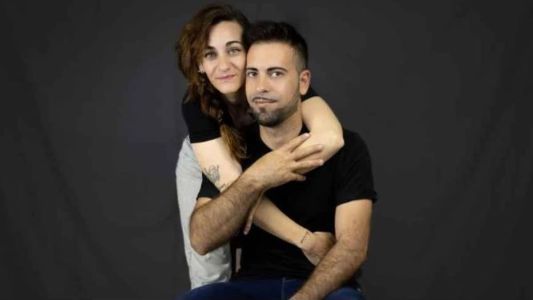 Irmãos cresceram separados e são filhos do mesmo pai