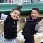 Irmãos de 9 e 10 anos morrem após tio bater carro em alta velocidade; primo ficou ferido