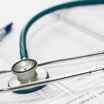 MEC pune 53 cursos de Medicina com notas 1 e 2 no Enamed