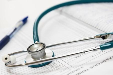 Médico pode usar IA durante consulta? Especialista explica regras do CFM