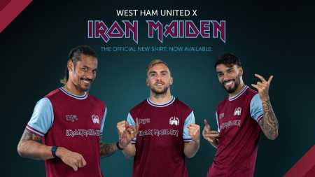 Camisa comemorativa do West Ham em colaboração com o Iron Maiden