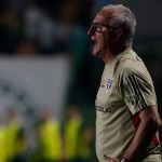 Irritado, Dorival admite que desempenho do São Paulo fora de casa preocupa
