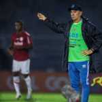 Renato faz cobranças ao elenco do Grêmio após derrota: 'Quem não competir, vai sair'