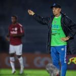 Renato faz cobranças ao elenco do Grêmio após derrota: 'Quem não competir, vai sair'