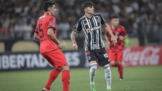 Isaac pouco tocou na bola na derrota do Galo para o Libertad