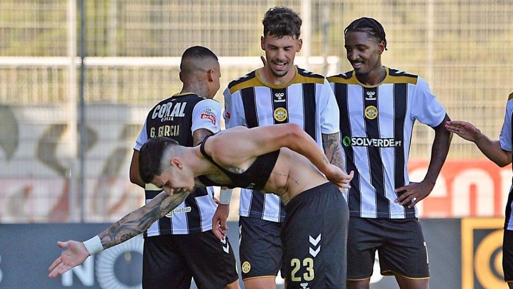 Emprestado pelo Atlético, atacante faz primeiro gol no futebol europeu; assista