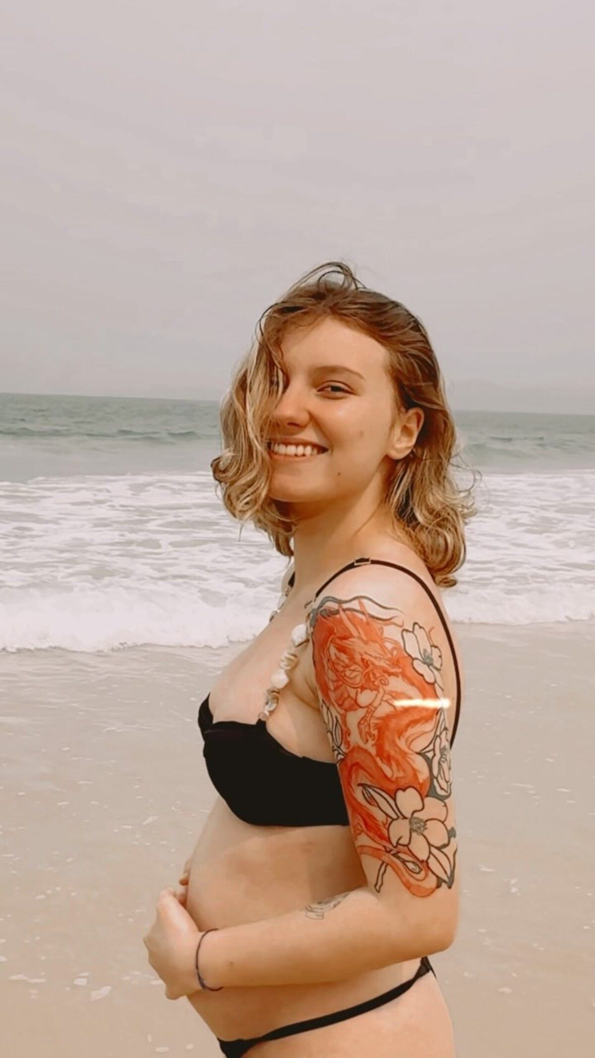 Isabel Veloso mostra primeira foto do filho recém-nascido, que está internado na UTI