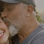 Filha de Mingau abre álbum de fotos com o pai e diz que ele é 'um milagre' em mensagem emocionante