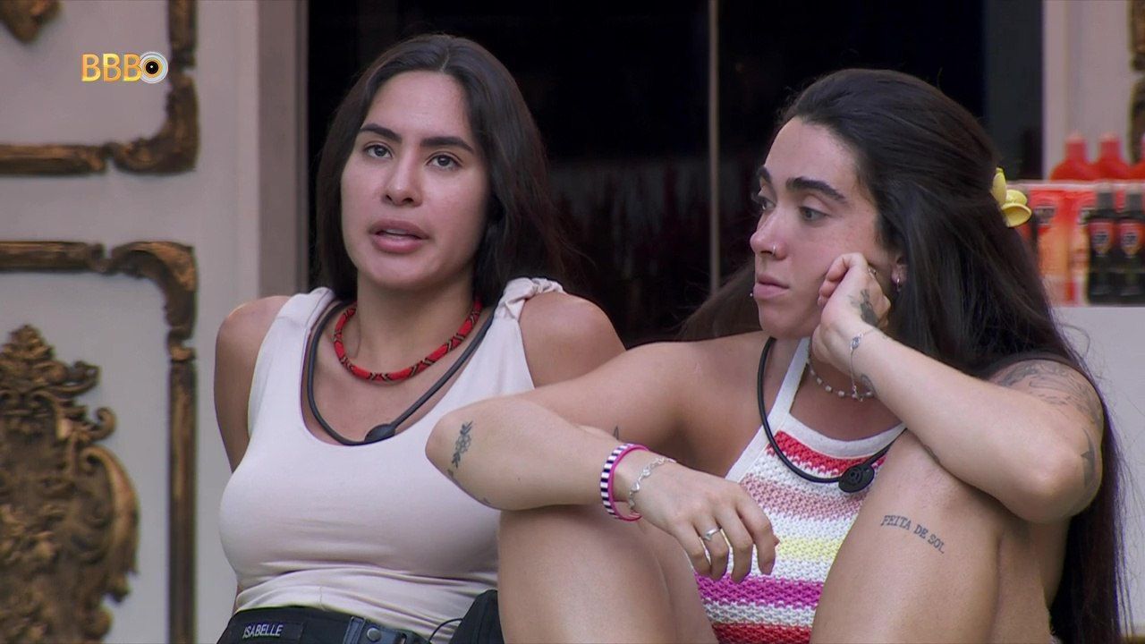 Após flagrar conversa de Davi, Giovanna discute combinação de votos com Isabelle