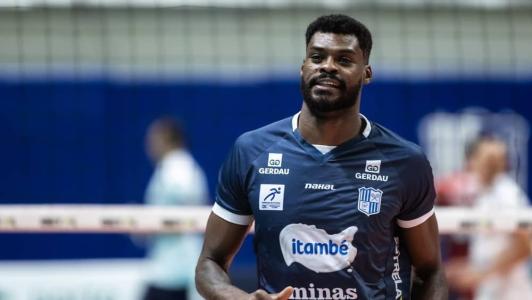 Isac foi eleito o melhor da partida