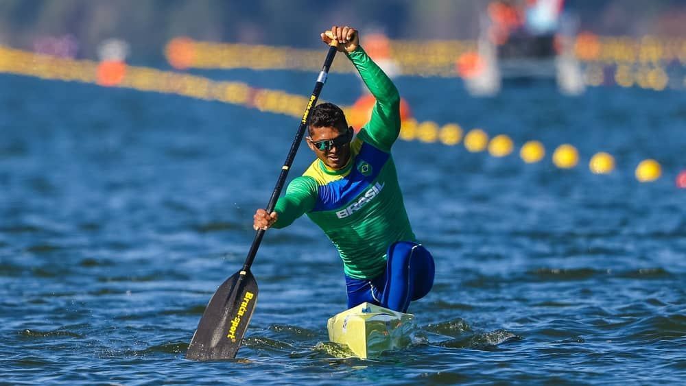 Isaquias Queiroz é prata na canoagem no Pan de Santiago