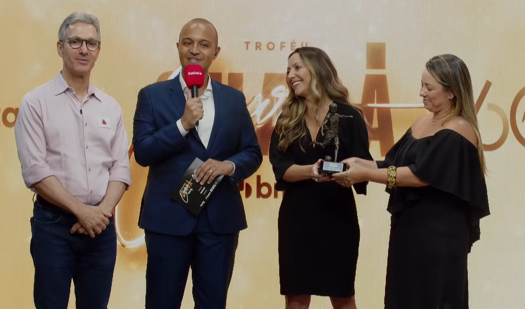 Troféu Guará Bmg: Palhinha é homenageado, e família recebe honraria das mãos de Zema