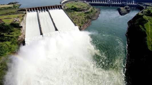 Em 1984, houve a inauguração da Usina Hidrelétrica de Itaipu