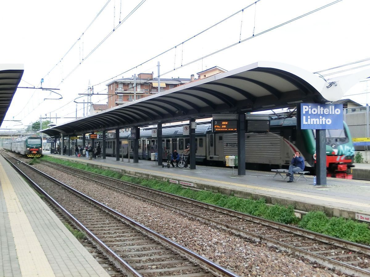 Lutador de MMA arranca dedo de passageiro  com mordida em estação de trem da Itália