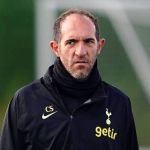 Tottenham confirma nova troca de treinador; ex-jogador assume como interino
