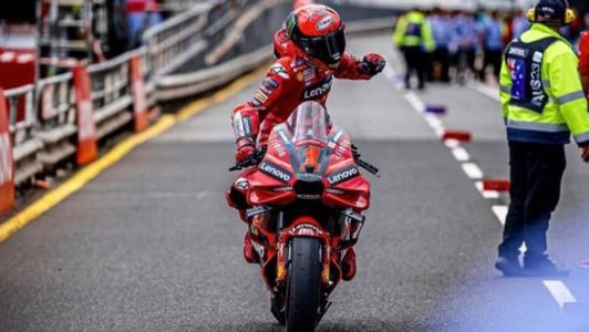 Italiano segue na liderança da MotoGP