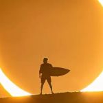 Campeão olímpico, Ítalo Ferreira publica foto durante eclipse e viraliza