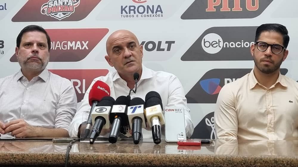 Itamar Schülle projeta 2024 do Santa Cruz: 'Buscar título e calendário'