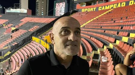 Itamar Schülle, técnico do Santa Cruz, assistiu ao duelo entre Sport e Sampaio Corrêa