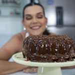 Bolo ‘chocolatudo’, o clássico ainda mais irresistível; confira a receita