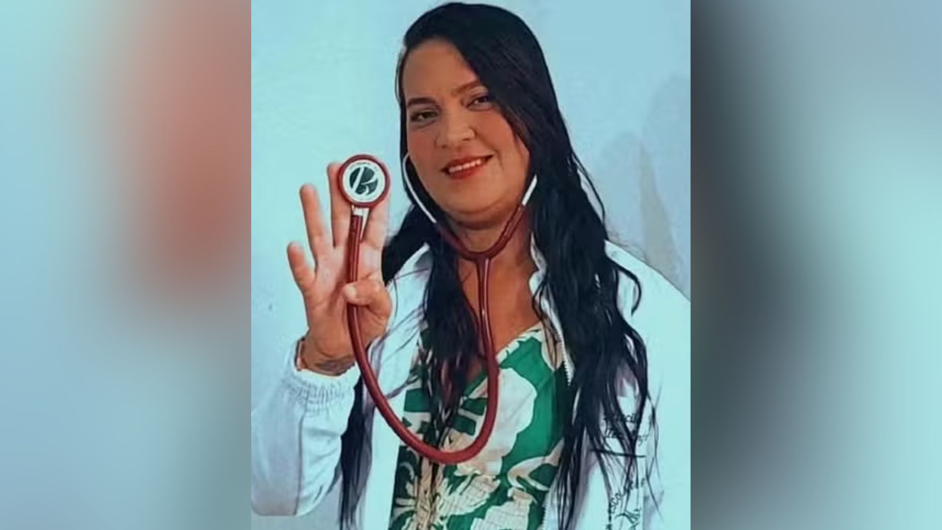 Homem mata ex-companheira a facadas na frente dos filhos 