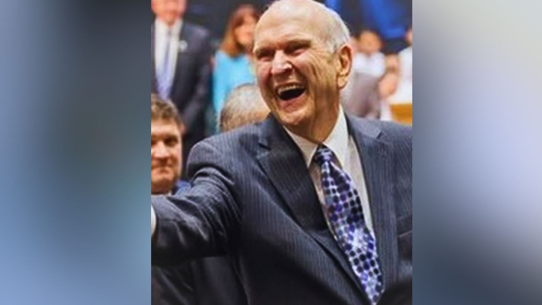 Morre líder da igreja mórmon aos 101 anos