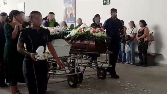 Mãe e filha mortas após queda de hotel são enterradas sob forte comoção