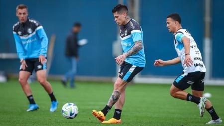 Iturbe foi destaque no treino do Grêmio