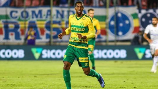 Iury Castilho vai reforçar o Vitória na Série B