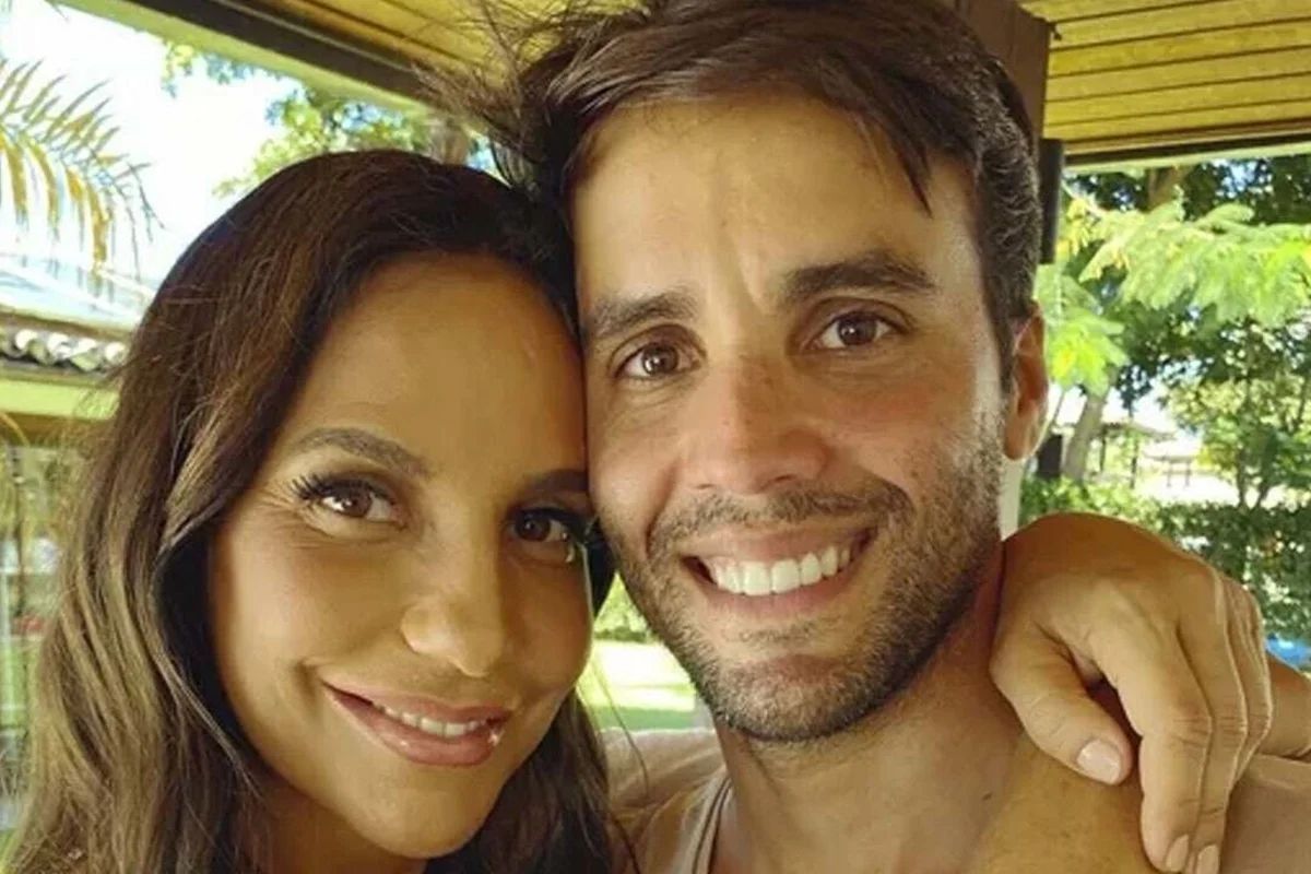 Ivete Sangalo e Daniel Cady posam juntos em aula de jiu-jitsu