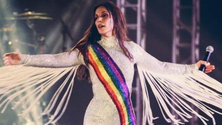 Ivete Sangalo se apresenta na Parada do Orgulho LGBTQIA+ com muito axé e a disposição de sempre em cima do palco