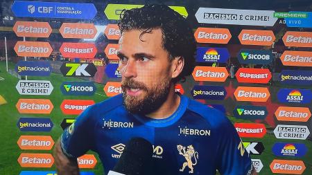 Meia Lucas Lima, do Sport, durante entrevista pós-jogo