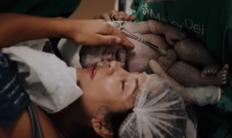 Nasce Izabela, segunda filha de Gabriela e Fabiano Menotti