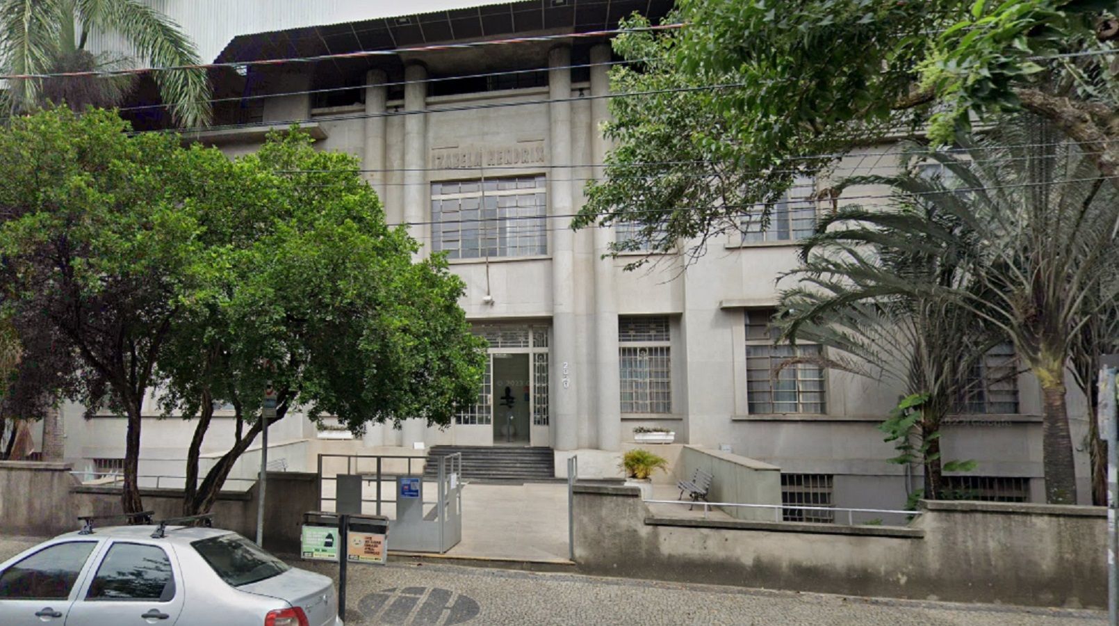 Antigo prédio do Izabela Hendrix, em BH, é leiloado nesta sexta (15); veja o valor