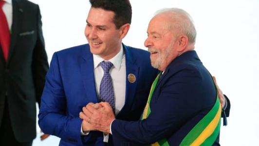 Jader Filho e Lula na posse do presidente