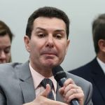 Primeiras portarias que autorizam Minha Casa, Minha Vida já estão assinadas, diz ministro