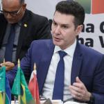 Fórum Esfera: Ministro de Lula critica projeto que prorroga universalização do saneamento