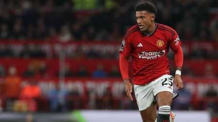 Jadon Sancho rebateu o treinador Erik ten Hag