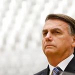 Moraes dá prazo de 10 dias para PF ouvir Bolsonaro sobre atos antidemocráticos de 8 de janeiro