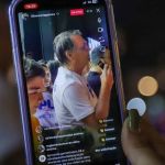 PF investiga Bolsonaro por importunar baleia com passeio de jet ski, e ex-presidente discrimina ministro Flávio Dino